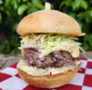 au Camion à croquer food truck burger sandwich pastrami rennes cesson chantepie saint-médard sur ille