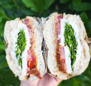 au Camion à croquer food truck burger sandwich pastrami rennes cesson chantepie saint-médard sur ille