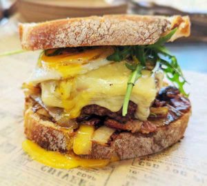 au Camion à croquer food truck burger rennes cesson chantepie saint-médard sur ille
