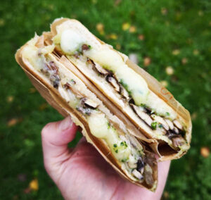 au Camion à croquer food truck burger sandwich pastrami rennes cesson chantepie saint-médard sur ille