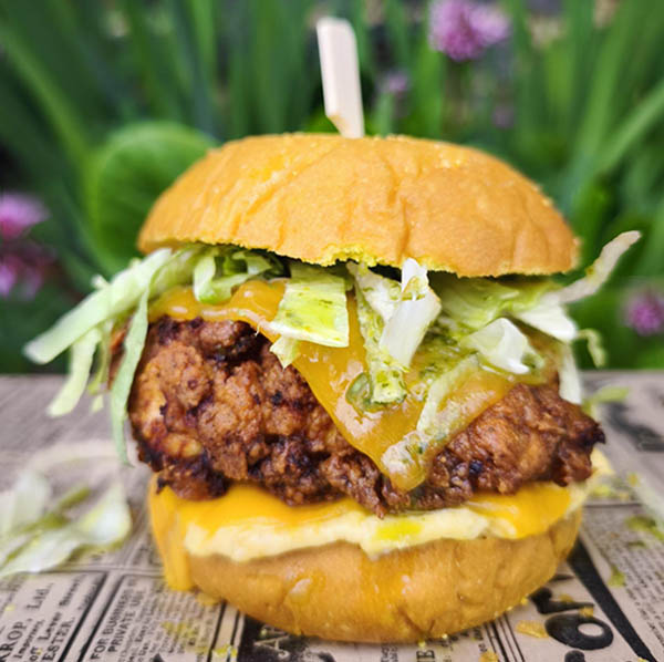 au Camion à croquer food truck burger sandwich pastrami rennes cesson chantepie saint-médard sur ille