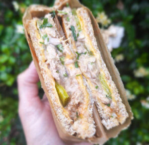 au Camion à croquer food truck burger sandwich pastrami rennes cesson chantepie saint-médard sur ille
